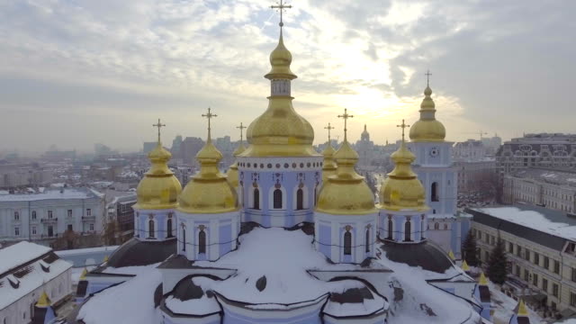 Luftaufnahme-von-St.-Michael-Kloster---eines-der-ältesten-Klöster-in-Kiew.