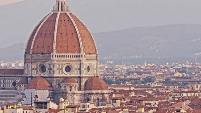 aerial-view-of-the-Basilica-of-Santa-Maria-del-Fiore-in-Florence,-Italy