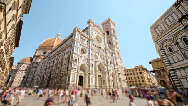 view-of-the-Basilica-of-Santa-Maria-del-Fiore-in-Florence,-Italy