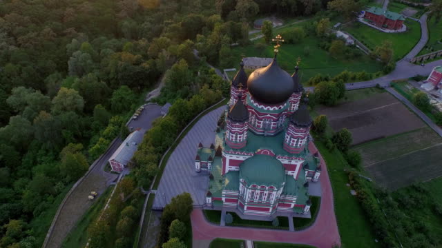 Vista-aérea-de-la-Catedral-de-St-Panteleimon-en-Kiev
