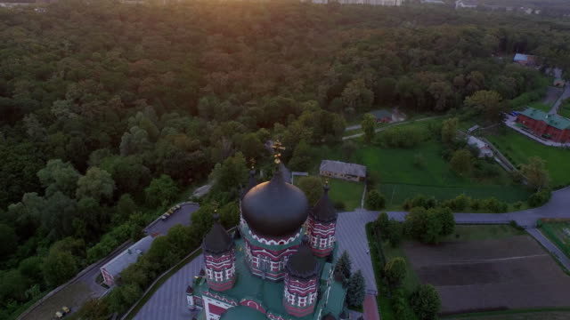 Luftaufnahme-von-St.-Pantaleon-Kathedrale-in-Kiew