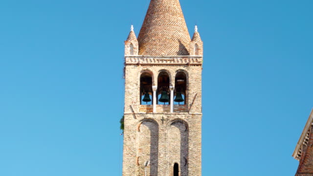 Der-Glockenturm-der-Kirche-in-Venedig-Italien