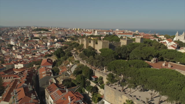 Portugal-atardecer-Lisboa-famoso-saint-george-Castillo-aéreo-panorama-4k