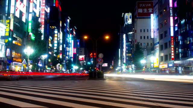 Nightlapse-in-Shinjuku-Kabukicho-breite-erschossen-tiefen-Schwerpunkt