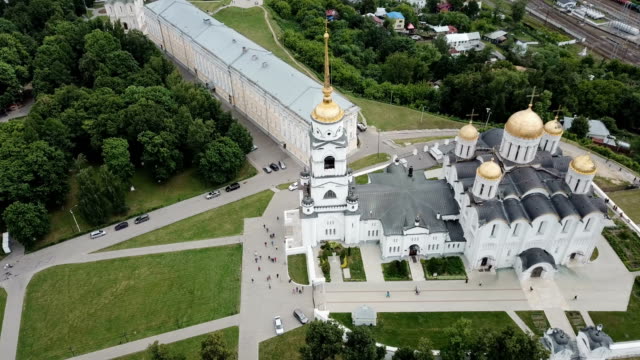 Landschaft-von-Vladimir-mit-Uspenski-Kathedrale