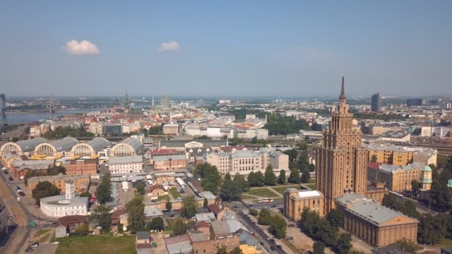 Paisaje-de-la-ciudad-de-Riga