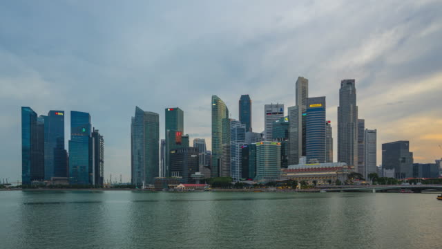 Day-to-Night-time-Lapse-video-of-Singapore-cityscape-skyline
