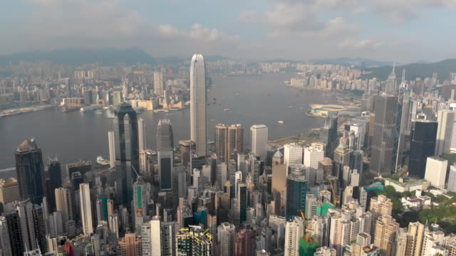 Toma-panorámica-aérea-del-skyline-de-Hong-Kong