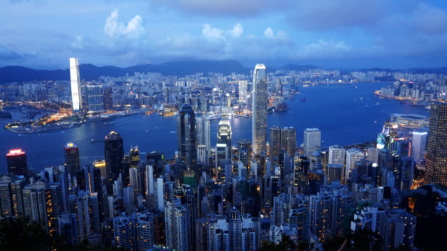 abenddämmerung-Pfanne-von-Hong-Kong-aus-der-Peak-hong