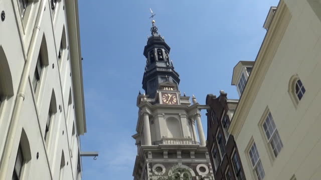 Clock-tower--in-Amsterdam