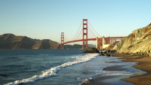 Weitwinkeleinstellung-Marshall-Strand-in-San-Francisco-golden-Gate-bridge