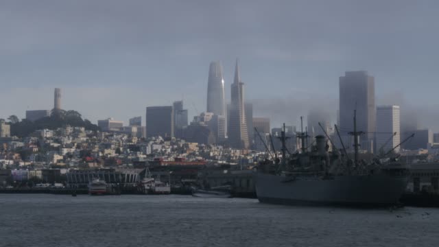 San-Francisco-Downtown-vom-Boot-aus-gesehen