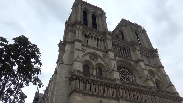 Notre-Dame-de-Paris,-Paris,-Frankreich