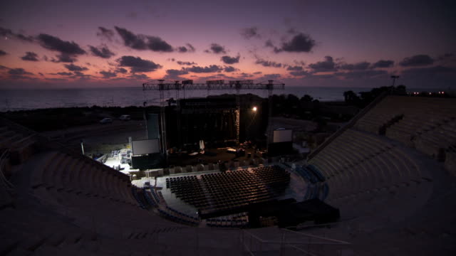 Bühne-Cesarea-Amphitheater-Sonnenuntergang