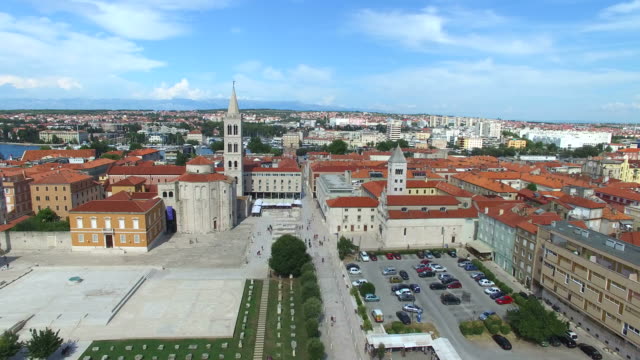 Vista-aérea-de-la-histórica-ciudad-antigua-de-Zadar