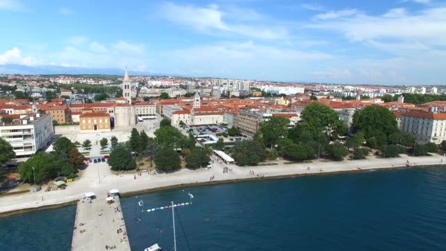 Vista-aérea-de-la-histórica-ciudad-antigua-de-Zadar