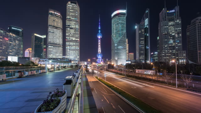 Paisaje-urbano-de-Shanghai-por-la-noche,-lapso-de-tiempo,-4-K