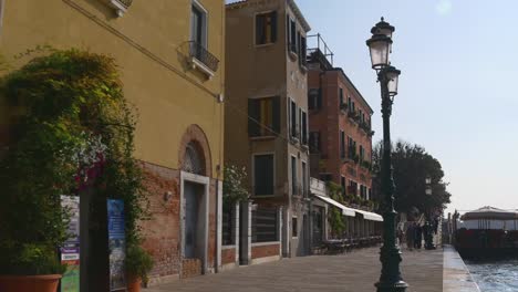 Italia-verano-mañana-Venecia-ciudad-famosa-bahía-caminando-panorama-4k