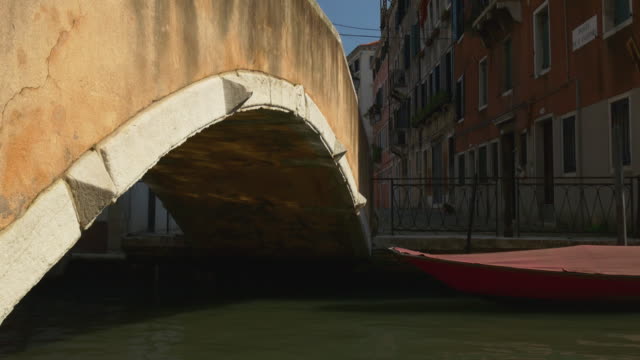 Italien-sonnigen-Tag-Venedig-Canal-Bridge-Stadtpanorama-4k