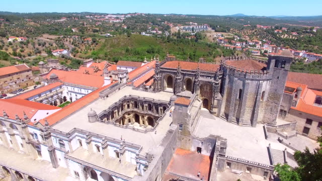 Vista-aérea-del-monasterio-convento-de-Cristo-en-Tomar,-Portugal