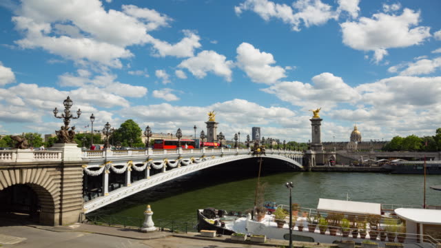 Alexandre-III-bridge-daytime-4k-timelapse