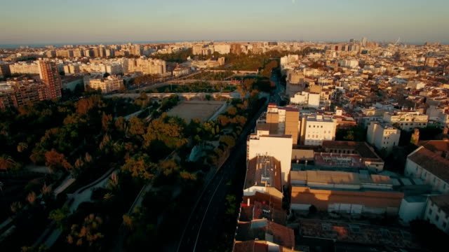 Aerial-Morgenflug-über-Bezirk-Moskau,-Russland