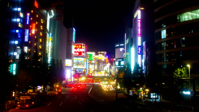 Night-lapse-4K-resolution-at-Shinjuku-yasukuni-ave.-wide-shot-zoom-in