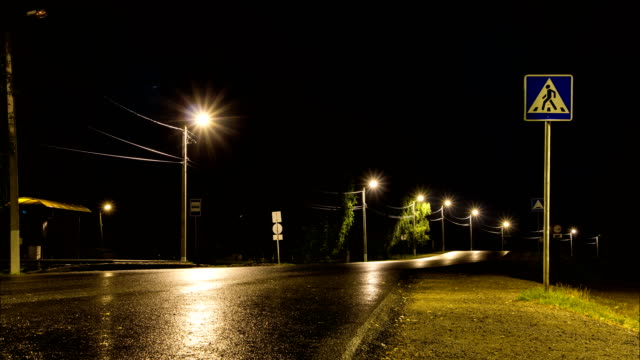 La-autopista-en-la-noche-de-verano
