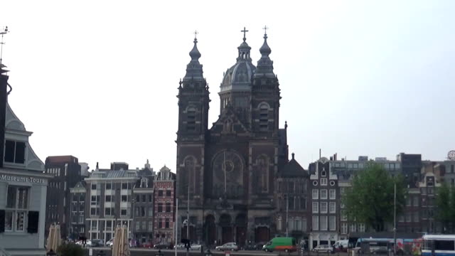 Eine-Kirche-in-Amsterdam