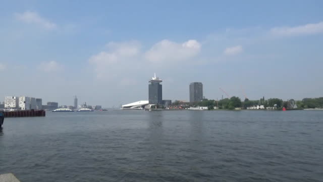 una-vista-en-Amsterdam-y-el-mar