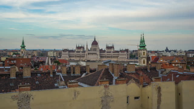 Skyline-von-Zeitraffer-von-Budapest-in-Ungarn-Zeit-Laspe-4K