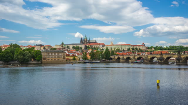 Vídeo-de-lapso-de-tiempo-de-ciudad-vieja-de-Praga-en-timelapse-Checa-4K