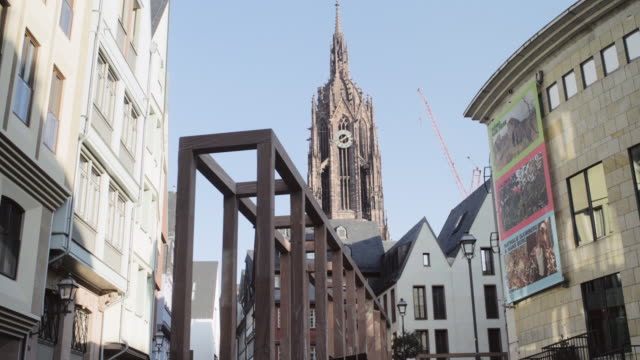 Frankfurt-Cathedral-Tower-From-the-Old-Town