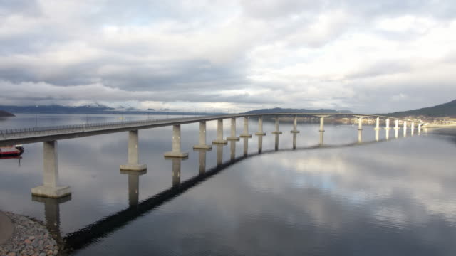 Tresfjordbrua-Brücke