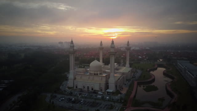 Aerial-Footage---Sunrise-at-a-Mosque.