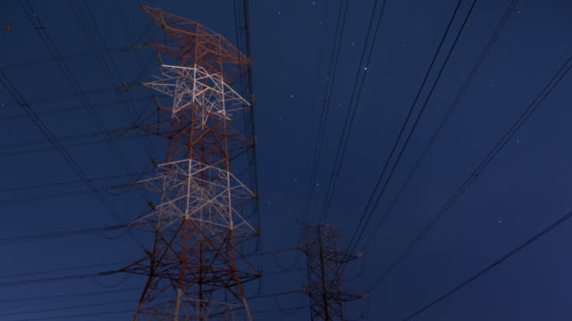 Star-Trail-at-Transmission-Tower-Timelapse