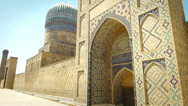 Madrassa-in-Samarkand,-Uzbekistan