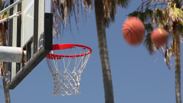 Street-Basketball-und-Hoop-am-Beach-park