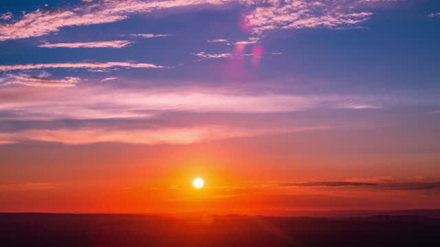 Time-Lapse_Beautiful-Sunrise-at-Grand-Canyon
