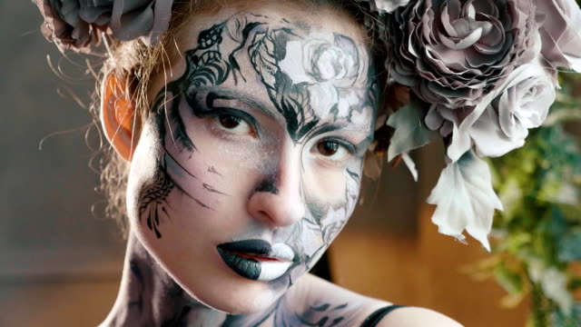 Halloween-face-art.-Portrait-of-beautiful-woman-with-halloween-make-up