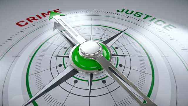 Von-Kriminalität,-Gerechtigkeit-Kompass-Pfeil-Richtung-ändern,-Business-Konzept