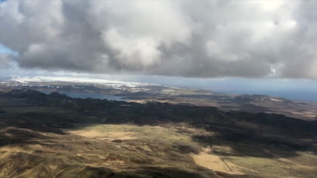 Islandia-desde-la-ventana-de-un-avión