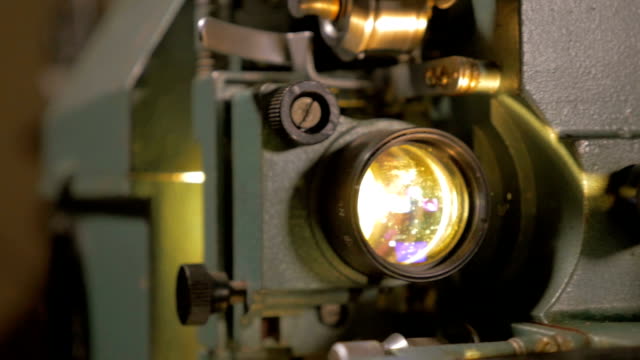 Vintage-Film-Projektor-arbeiten