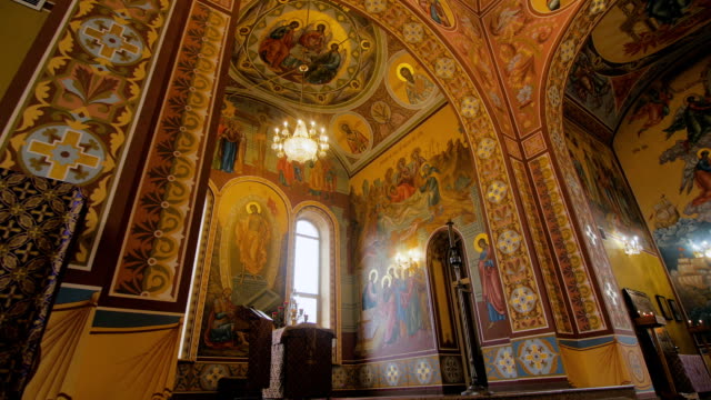 Folienansicht-der-Mauer-der-orthodoxen-Kirche