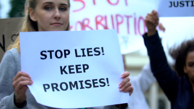 Wähler,-die-lügenstoppen-wollen,-halten-Versprechen-über-Lebensstandard,-Reformen