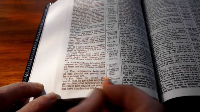 Underlining-text-of-Holy-Bible