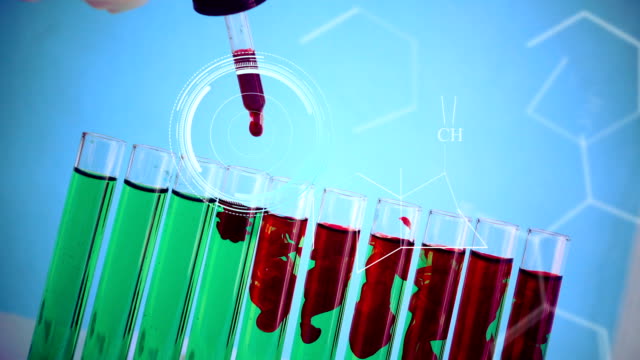 Wissenschaftler-fallen-chemischen-Lösung-für-die-Analyse:-Hologramm-chemische-Struktur-im-futuristischen-Technologie-für-Tests-im-Labor