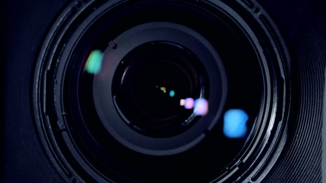 Ein-Makro-Ansicht-auf-einem-schwarzen-Kamera-Objektiv.