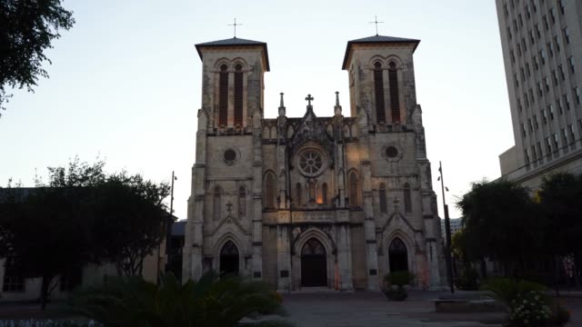 San-Fernando-Cathedral-Late-Afternoon-Walking-Towards-it