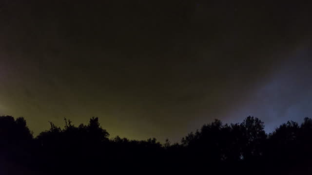 Night-sky-with-thunderstorms-time-lapse